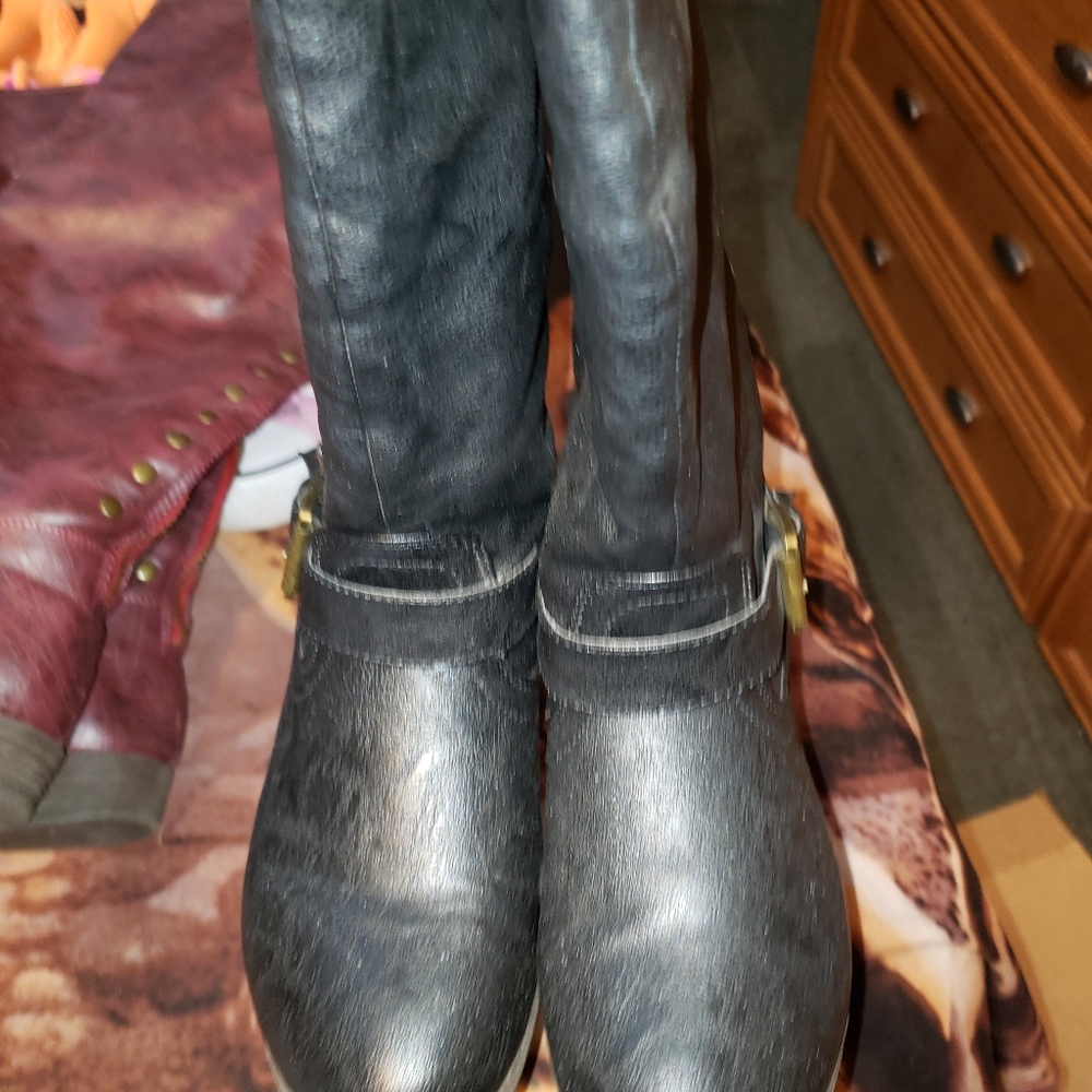 Ladies boots
